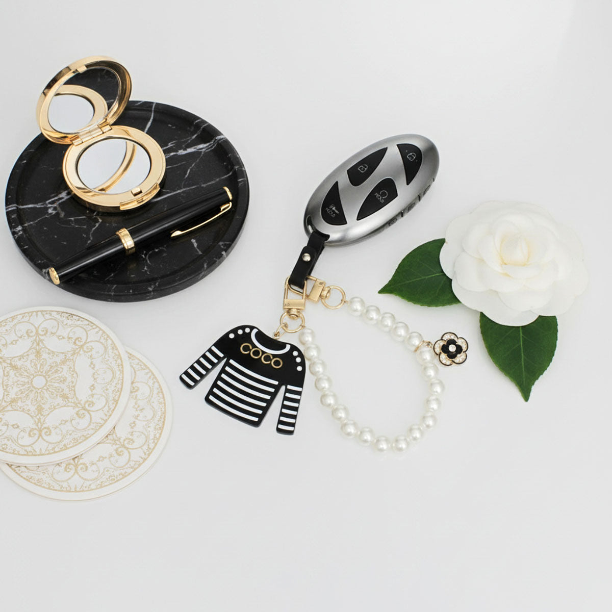 Keychain Black White Stripe COCO Shirt Pearl Clip