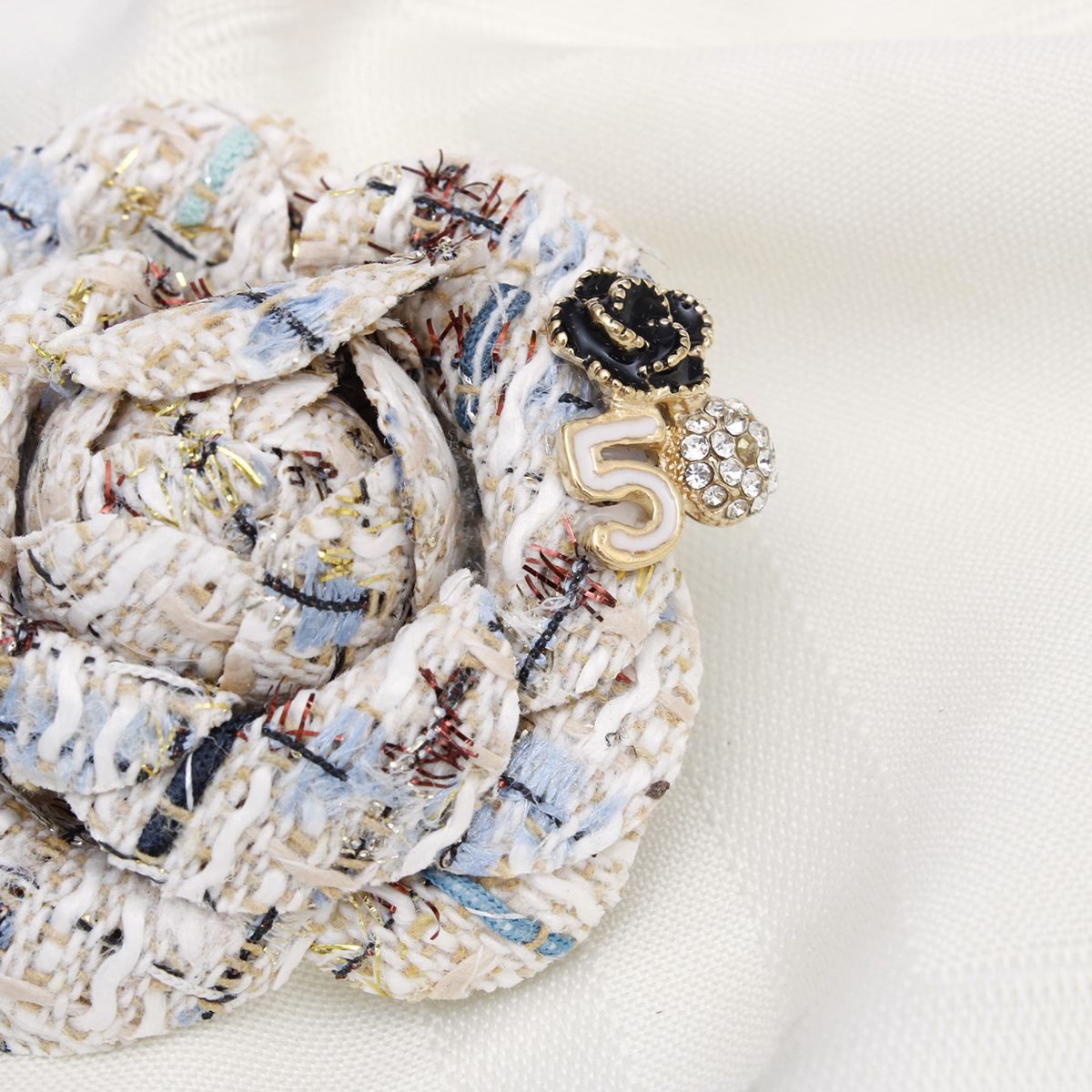 Brooch Couture White Tweed Camellia Bloom Pin
