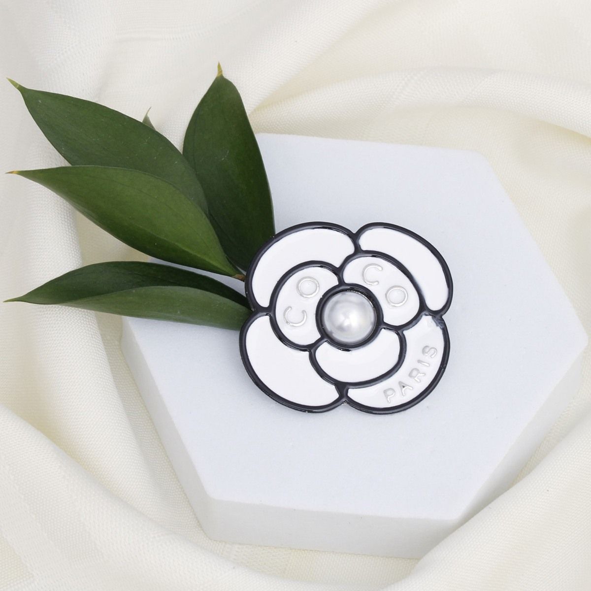 Brooch White Paris Coco Flower Pearl Couture Pin